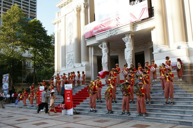 100 EXCITEMENTS OF HO CHI MINH CITY - 2010- (21)