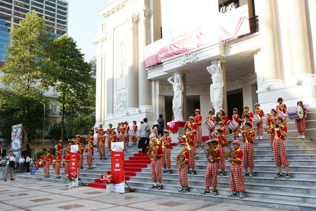 100 EXCITEMENTS OF HO CHI MINH CITY - 2010- (22)